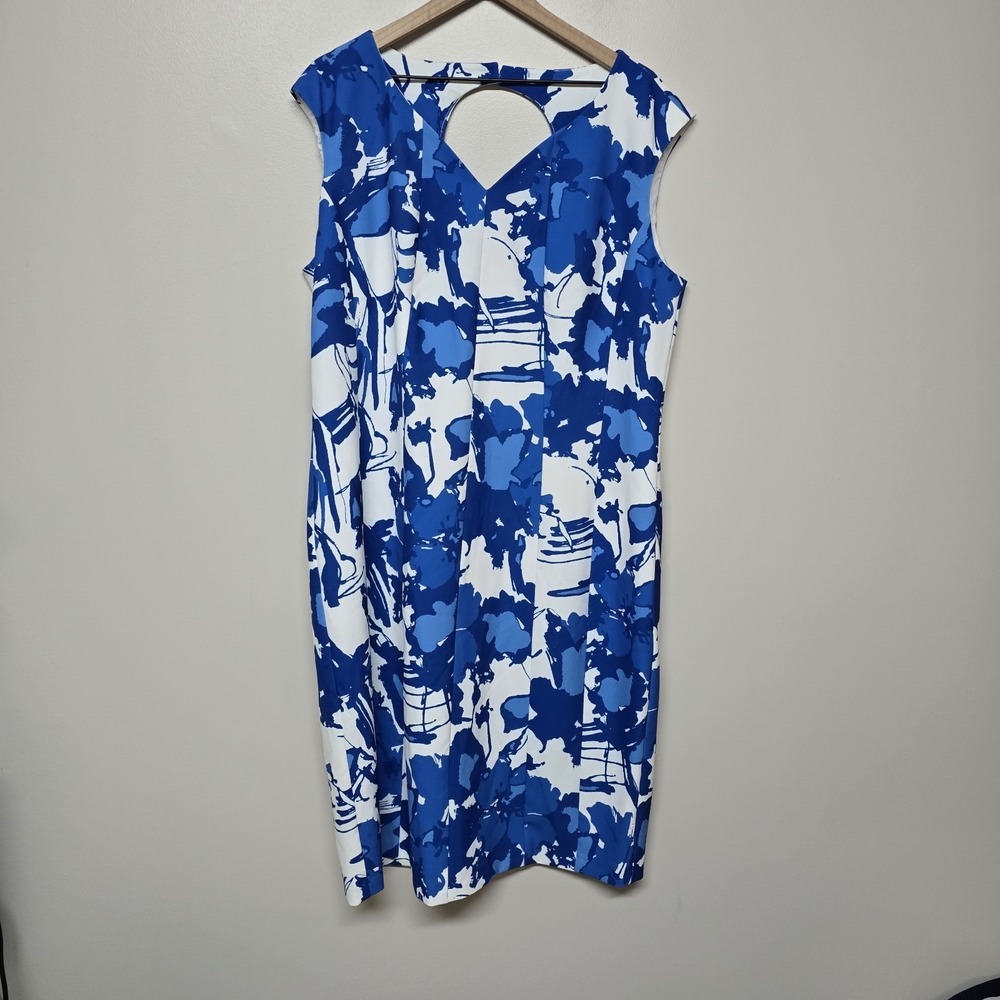 J. Peterman Blue‎ Abstract Floral Princess Seamed Sweetheart Neckline Key-Hole